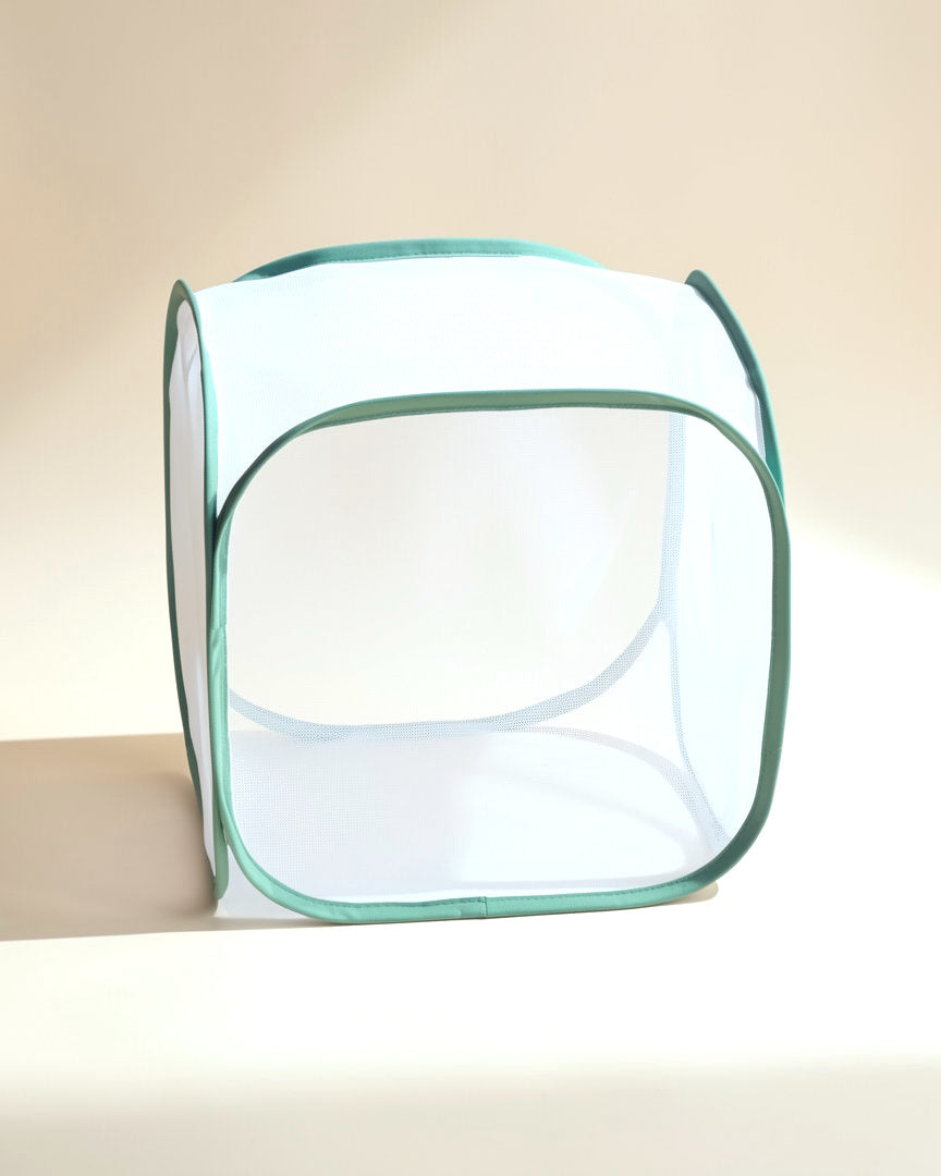 Collapsible mesh cage, size S, 11.8 in cube, empty, studio photo
